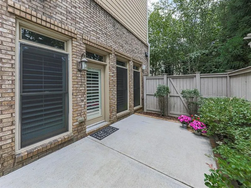 5562 High Point Road, Atlanta, Georgia 30342, 4 Bedrooms Bedrooms, ,4 BathroomsBathrooms,Residential,Sold,5562 High Point Road,7460502