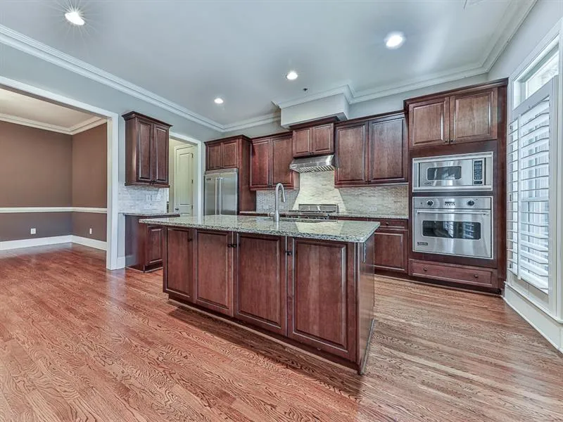 5562 High Point Road, Atlanta, Georgia 30342, 4 Bedrooms Bedrooms, ,4 BathroomsBathrooms,Residential,Sold,5562 High Point Road,7460502