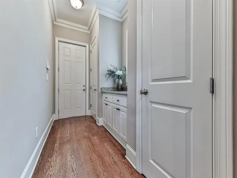 5562 High Point Road, Atlanta, Georgia 30342, 4 Bedrooms Bedrooms, ,4 BathroomsBathrooms,Residential,Sold,5562 High Point Road,7460502