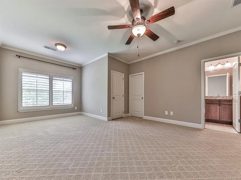 5562 High Point Road, Atlanta, Georgia 30342, 4 Bedrooms Bedrooms, ,4 BathroomsBathrooms,Residential,Sold,5562 High Point Road,7460502