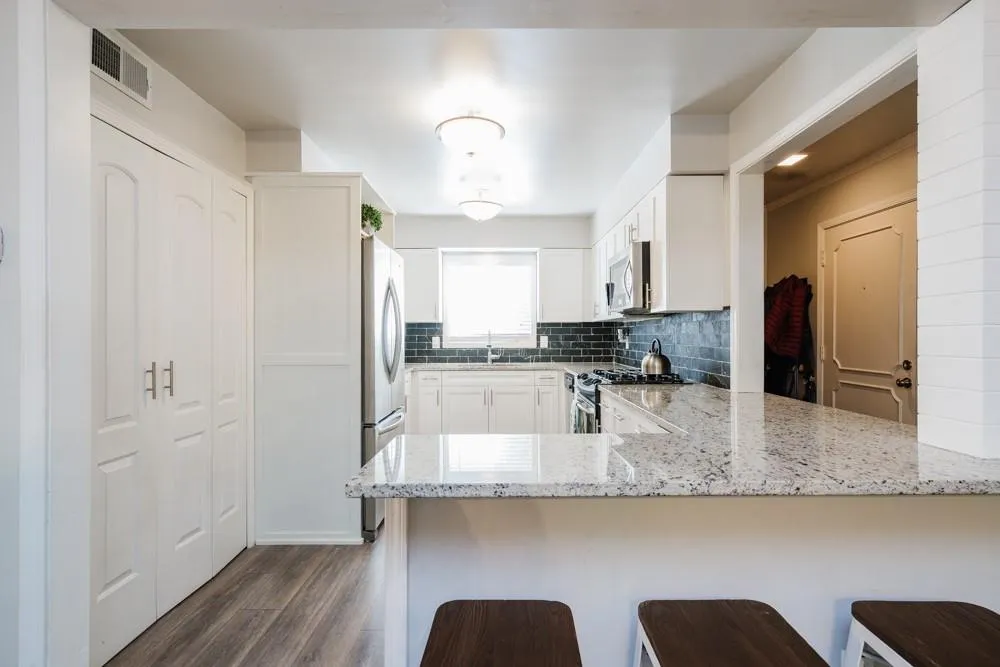 5400 Roswell Road Unit M11, Atlanta, Georgia 30342, 2 Bedrooms Bedrooms, ,2 BathroomsBathrooms,Residential,Sold,5400 Roswell Road Unit M11,6718606