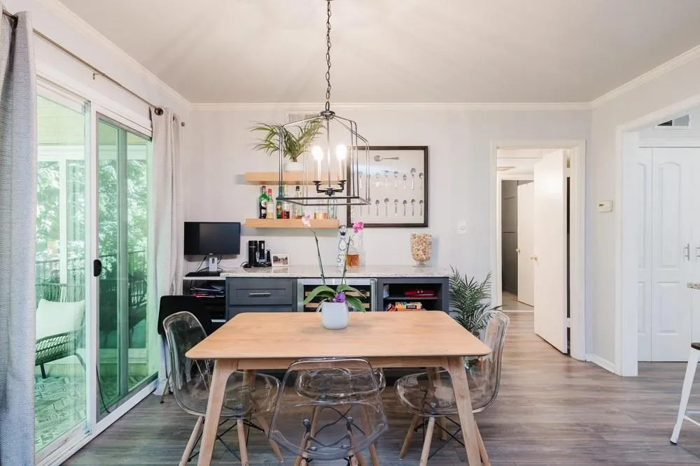 5400 Roswell Road Unit M11, Atlanta, Georgia 30342, 2 Bedrooms Bedrooms, ,2 BathroomsBathrooms,Residential,Sold,5400 Roswell Road Unit M11,6718606