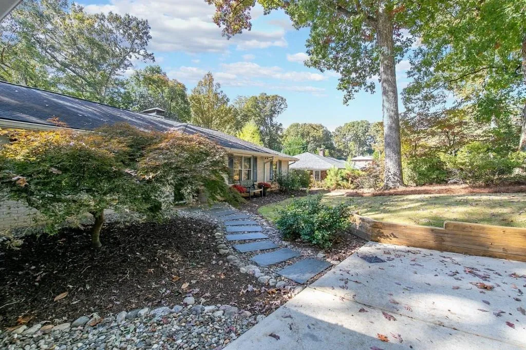 275 Elden Drive, Sandy Springs, Georgia 30342, 4 Bedrooms Bedrooms, ,4 BathroomsBathrooms,Residential,Sold,275 Elden Drive,7136609