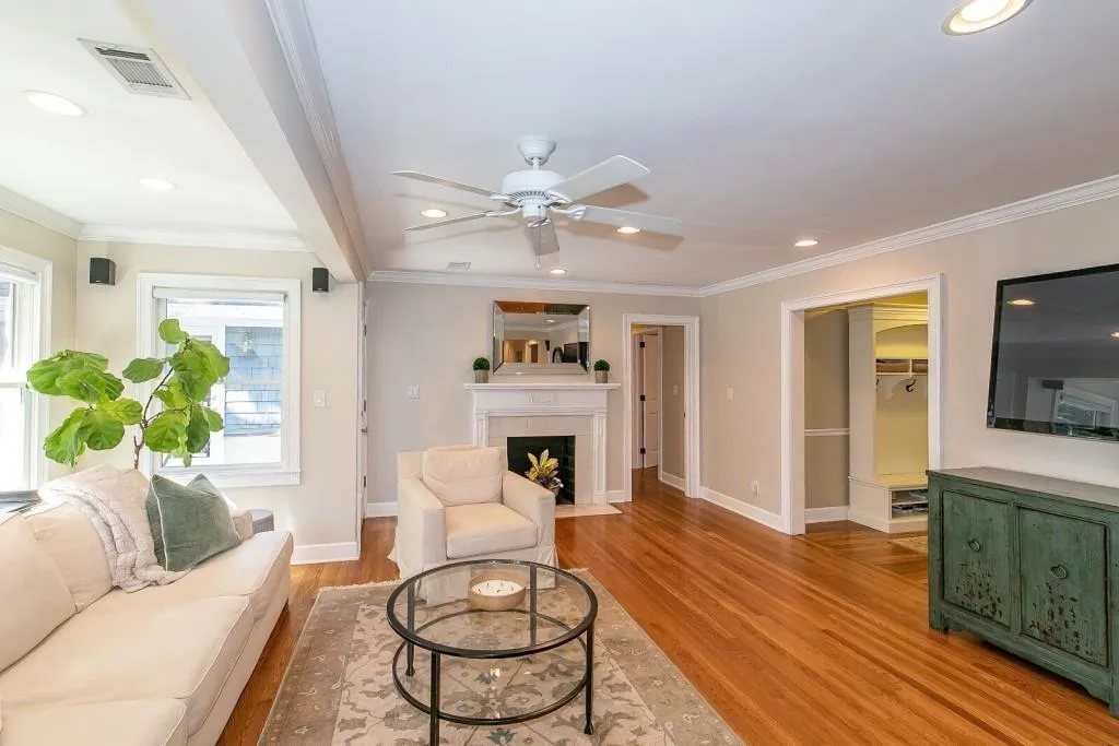 275 Elden Drive, Sandy Springs, Georgia 30342, 4 Bedrooms Bedrooms, ,4 BathroomsBathrooms,Residential,Sold,275 Elden Drive,7136609