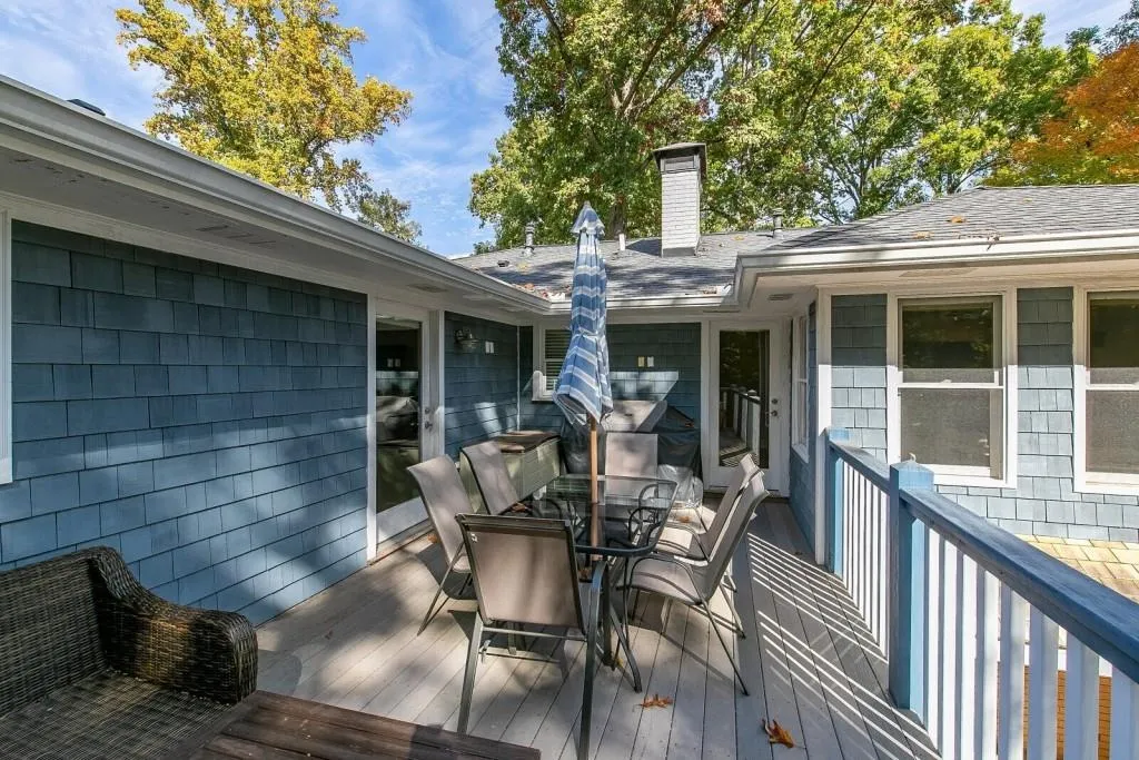 275 Elden Drive, Sandy Springs, Georgia 30342, 4 Bedrooms Bedrooms, ,4 BathroomsBathrooms,Residential,Sold,275 Elden Drive,7136609