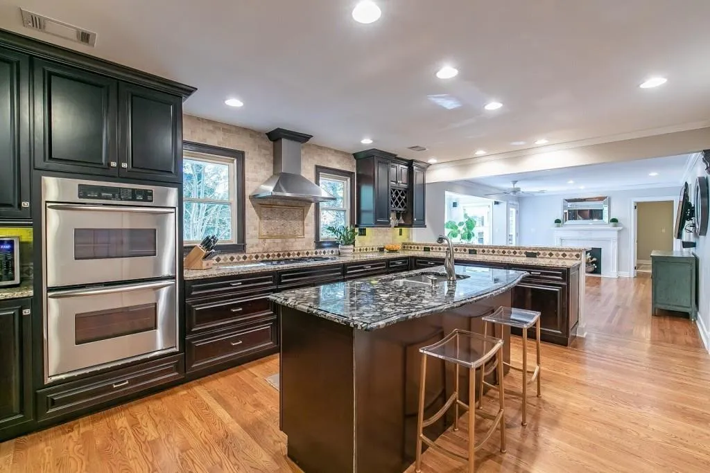 275 Elden Drive, Sandy Springs, Georgia 30342, 4 Bedrooms Bedrooms, ,4 BathroomsBathrooms,Residential,Sold,275 Elden Drive,7136609