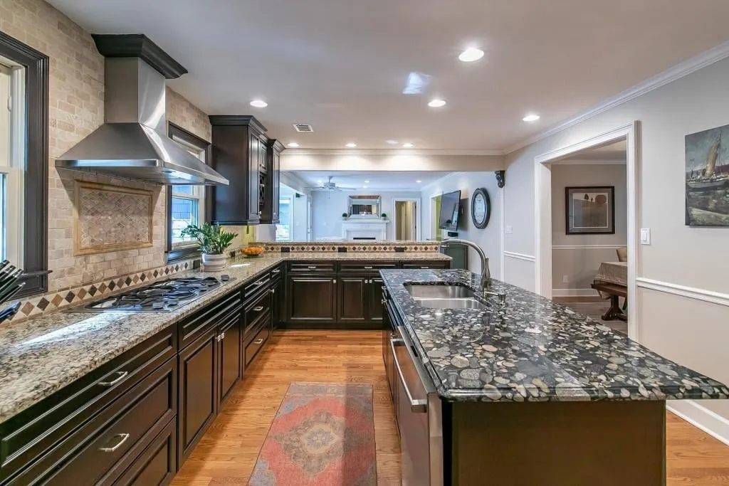 275 Elden Drive, Sandy Springs, Georgia 30342, 4 Bedrooms Bedrooms, ,4 BathroomsBathrooms,Residential,Sold,275 Elden Drive,7136609