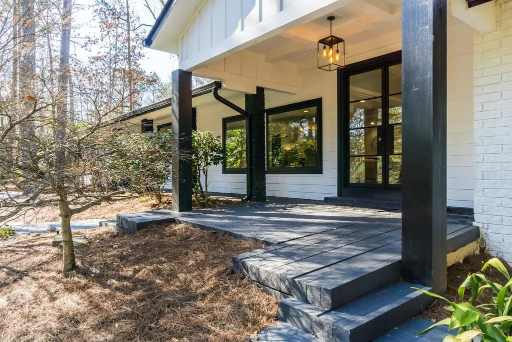 645 River Valley Road Nw, Atlanta, Georgia 30328, 4 Bedrooms Bedrooms, ,4 BathroomsBathrooms,Residential,Sold,645 River Valley Road Nw,6843268