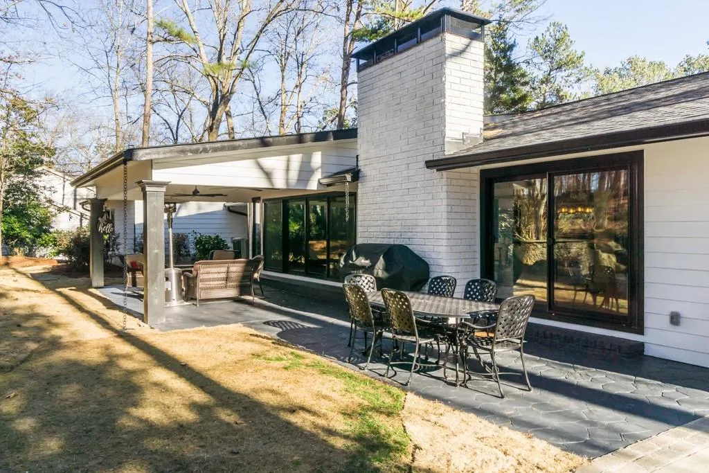 645 River Valley Road Nw, Atlanta, Georgia 30328, 4 Bedrooms Bedrooms, ,4 BathroomsBathrooms,Residential,Sold,645 River Valley Road Nw,6843268