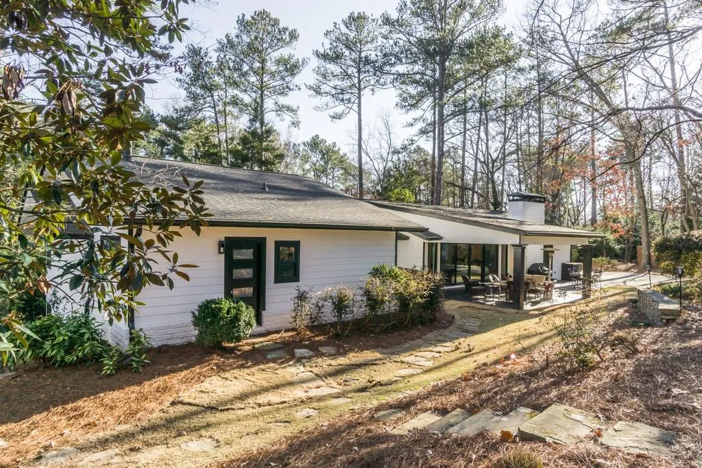 645 River Valley Road Nw, Atlanta, Georgia 30328, 4 Bedrooms Bedrooms, ,4 BathroomsBathrooms,Residential,Sold,645 River Valley Road Nw,6843268