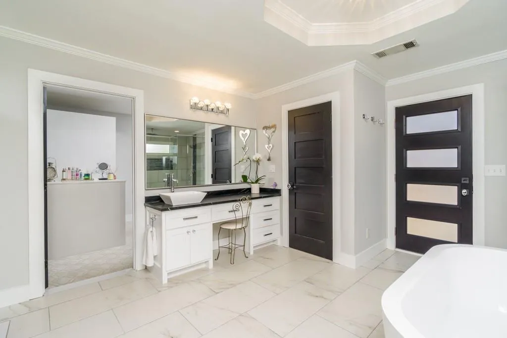 645 River Valley Road Nw, Atlanta, Georgia 30328, 4 Bedrooms Bedrooms, ,4 BathroomsBathrooms,Residential,Sold,645 River Valley Road Nw,6843268