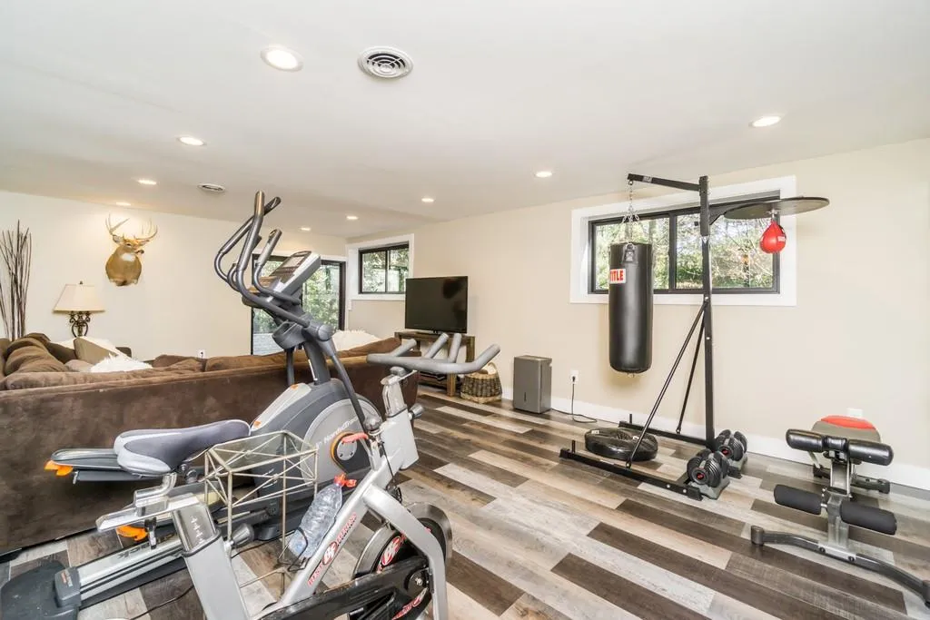 645 River Valley Road Nw, Atlanta, Georgia 30328, 4 Bedrooms Bedrooms, ,4 BathroomsBathrooms,Residential,Sold,645 River Valley Road Nw,6843268