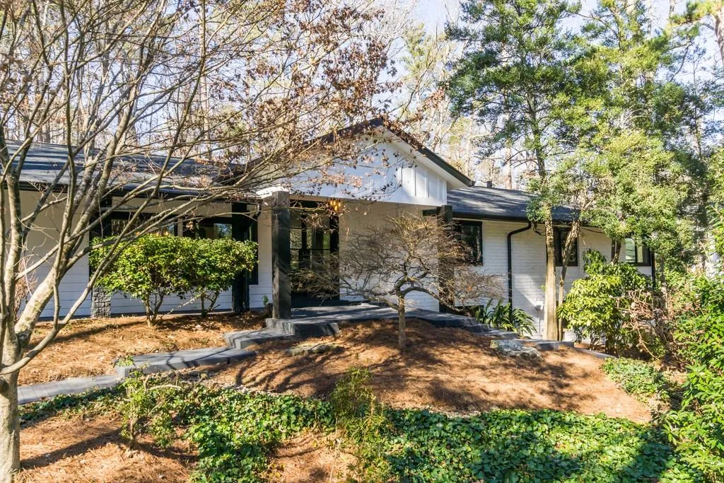 645 River Valley Road Nw, Atlanta, Georgia 30328, 4 Bedrooms Bedrooms, ,4 BathroomsBathrooms,Residential,Sold,645 River Valley Road Nw,6843268