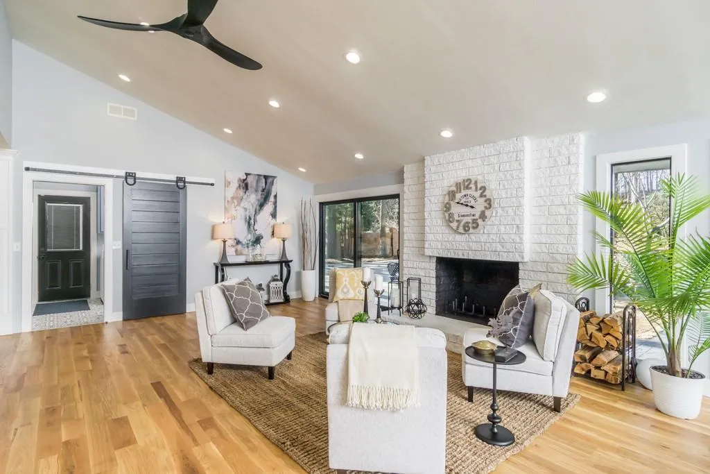 645 River Valley Road Nw, Atlanta, Georgia 30328, 4 Bedrooms Bedrooms, ,4 BathroomsBathrooms,Residential,Sold,645 River Valley Road Nw,6843268