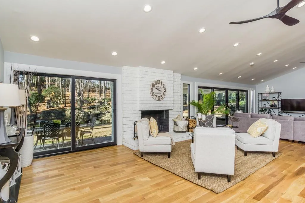 645 River Valley Road Nw, Atlanta, Georgia 30328, 4 Bedrooms Bedrooms, ,4 BathroomsBathrooms,Residential,Sold,645 River Valley Road Nw,6843268