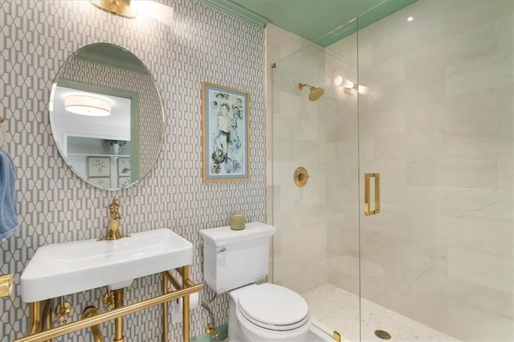 Guest bathroom for guest bedroom #1