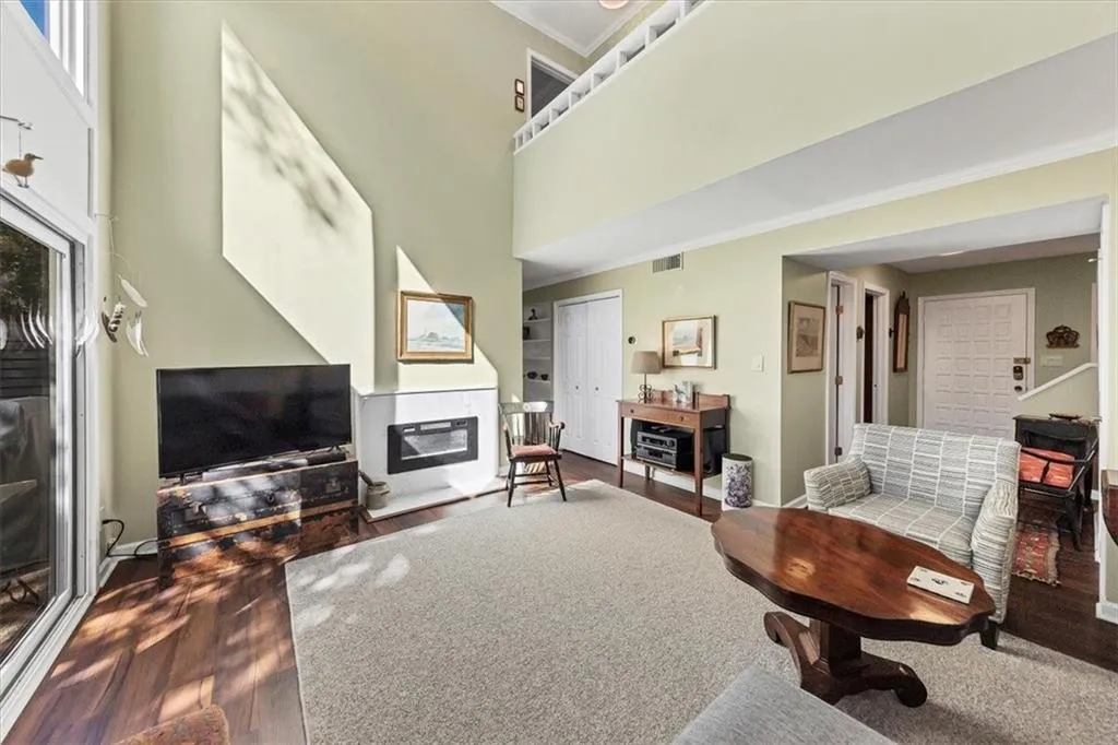 45 Forrest Place, Atlanta, Georgia 30328, 3 Bedrooms Bedrooms, ,2 BathroomsBathrooms,Residential,For Sale,45 Forrest Place,7663986