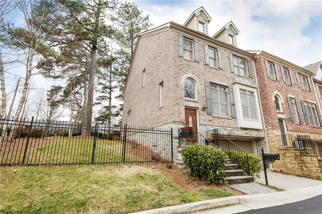 5553 Julian Place, Sandy Springs, Georgia 30342, 3 Bedrooms Bedrooms, ,3 BathroomsBathrooms,Residential,Sold,5553 Julian Place,5954711
