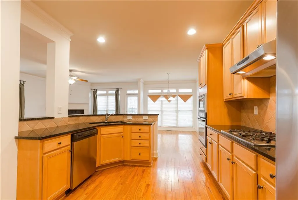 5553 Julian Place, Sandy Springs, Georgia 30342, 3 Bedrooms Bedrooms, ,3 BathroomsBathrooms,Residential,Sold,5553 Julian Place,5954711