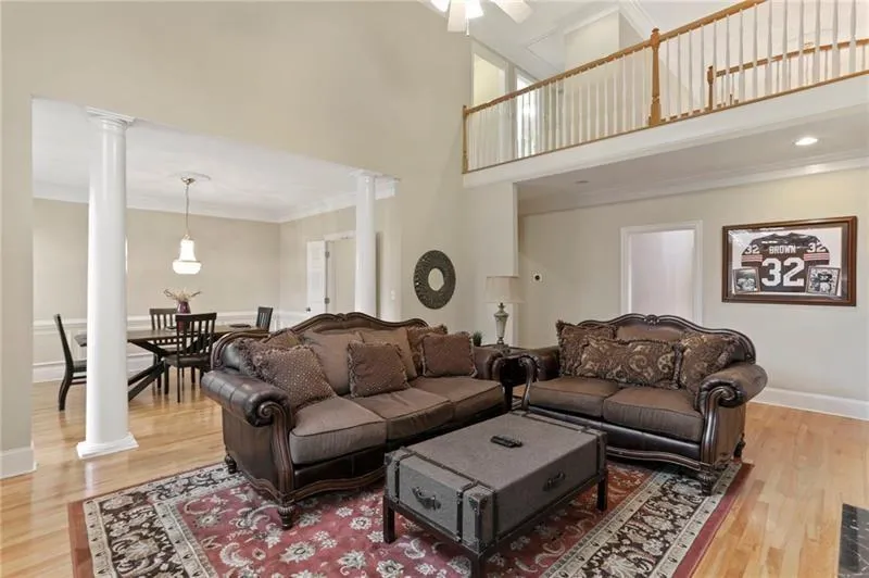 315 Nell Court, Atlanta, Georgia 30342, 4 Bedrooms Bedrooms, ,3 BathroomsBathrooms,Residential,Sold,315 Nell Court,6683103