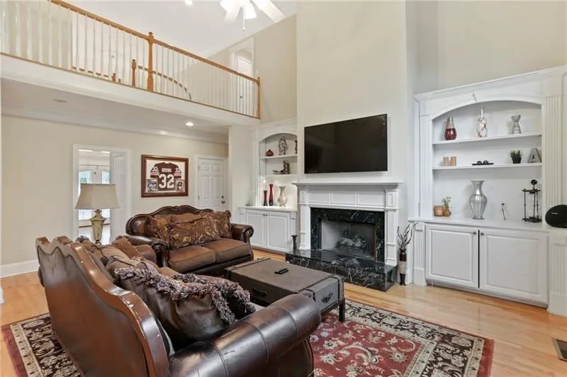 315 Nell Court, Atlanta, Georgia 30342, 4 Bedrooms Bedrooms, ,3 BathroomsBathrooms,Residential,Sold,315 Nell Court,6683103