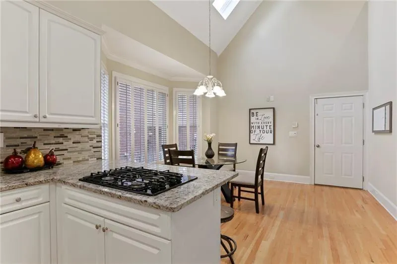 315 Nell Court, Atlanta, Georgia 30342, 4 Bedrooms Bedrooms, ,3 BathroomsBathrooms,Residential,Sold,315 Nell Court,6683103