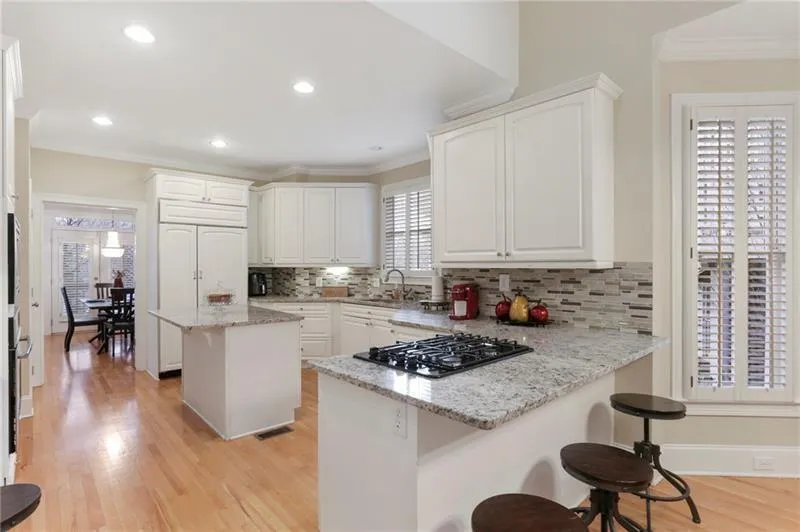 315 Nell Court, Atlanta, Georgia 30342, 4 Bedrooms Bedrooms, ,3 BathroomsBathrooms,Residential,Sold,315 Nell Court,6683103