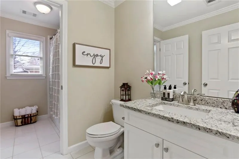 315 Nell Court, Atlanta, Georgia 30342, 4 Bedrooms Bedrooms, ,3 BathroomsBathrooms,Residential,Sold,315 Nell Court,6683103