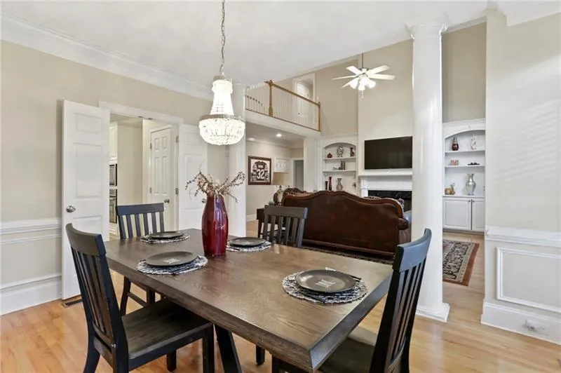 315 Nell Court, Atlanta, Georgia 30342, 4 Bedrooms Bedrooms, ,3 BathroomsBathrooms,Residential,Sold,315 Nell Court,6683103