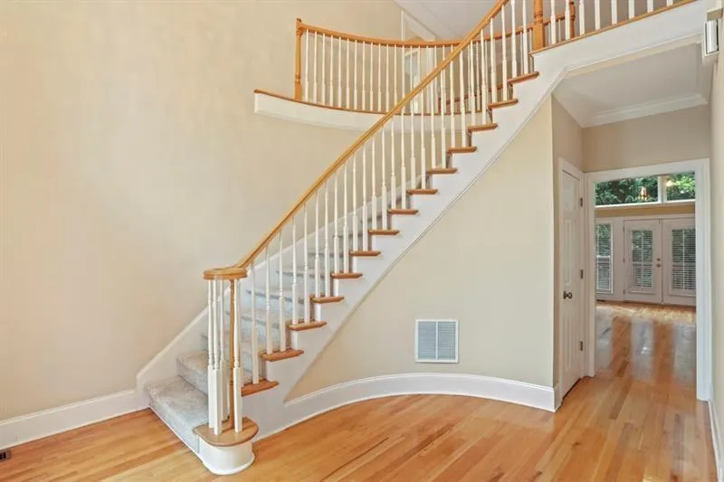 315 Nell Court, Atlanta, Georgia 30342, 4 Bedrooms Bedrooms, ,3 BathroomsBathrooms,Residential,Sold,315 Nell Court,6683103