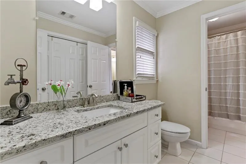 315 Nell Court, Atlanta, Georgia 30342, 4 Bedrooms Bedrooms, ,3 BathroomsBathrooms,Residential,Sold,315 Nell Court,6683103