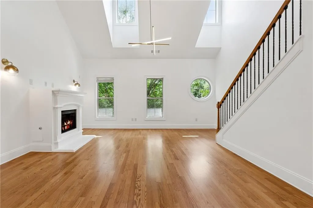 819 Perennial Drive, Atlanta, Georgia 30328, 3 Bedrooms Bedrooms, ,3 BathroomsBathrooms,Residential,For Sale,819 Perennial Drive,7599738