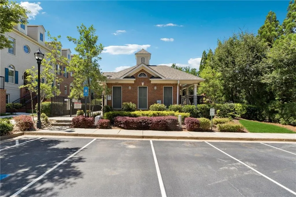 819 Perennial Drive, Atlanta, Georgia 30328, 3 Bedrooms Bedrooms, ,3 BathroomsBathrooms,Residential,For Sale,819 Perennial Drive,7599738
