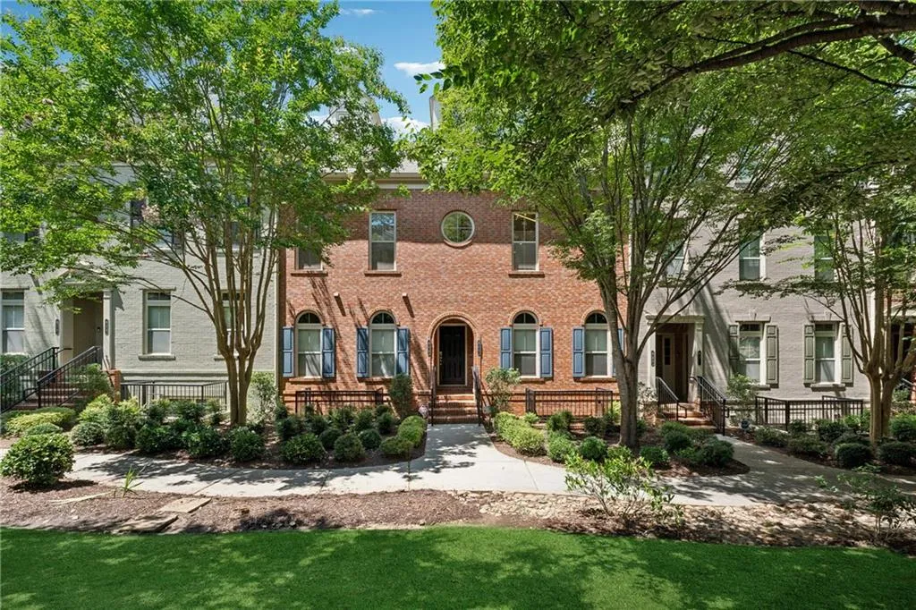 819 Perennial Drive, Atlanta, Georgia 30328, 3 Bedrooms Bedrooms, ,3 BathroomsBathrooms,Residential,For Sale,819 Perennial Drive,7599738