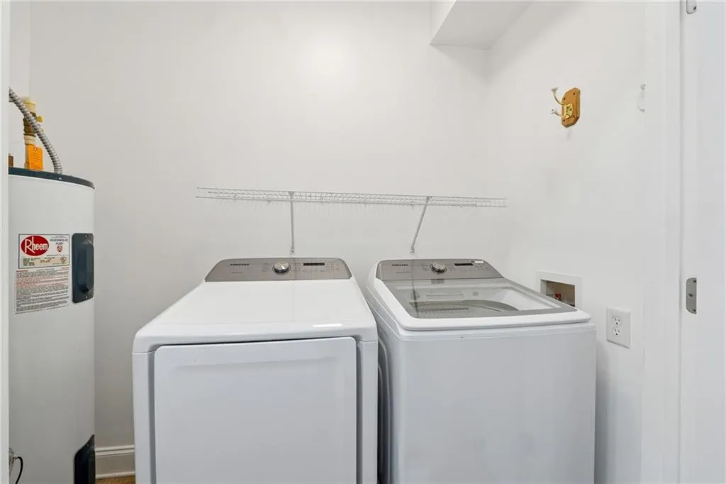 819 Perennial Drive, Atlanta, Georgia 30328, 3 Bedrooms Bedrooms, ,3 BathroomsBathrooms,Residential,For Sale,819 Perennial Drive,7599738