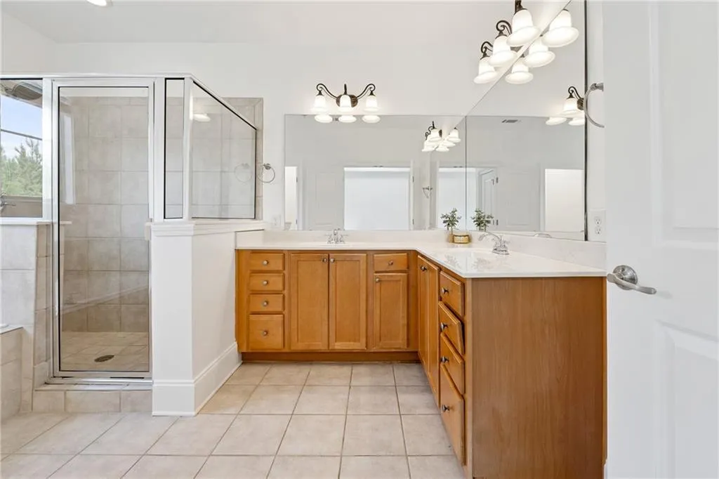 819 Perennial Drive, Atlanta, Georgia 30328, 3 Bedrooms Bedrooms, ,3 BathroomsBathrooms,Residential,For Sale,819 Perennial Drive,7599738