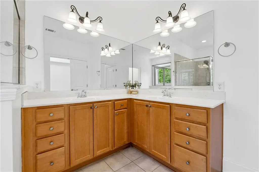 819 Perennial Drive, Atlanta, Georgia 30328, 3 Bedrooms Bedrooms, ,3 BathroomsBathrooms,Residential,For Sale,819 Perennial Drive,7599738