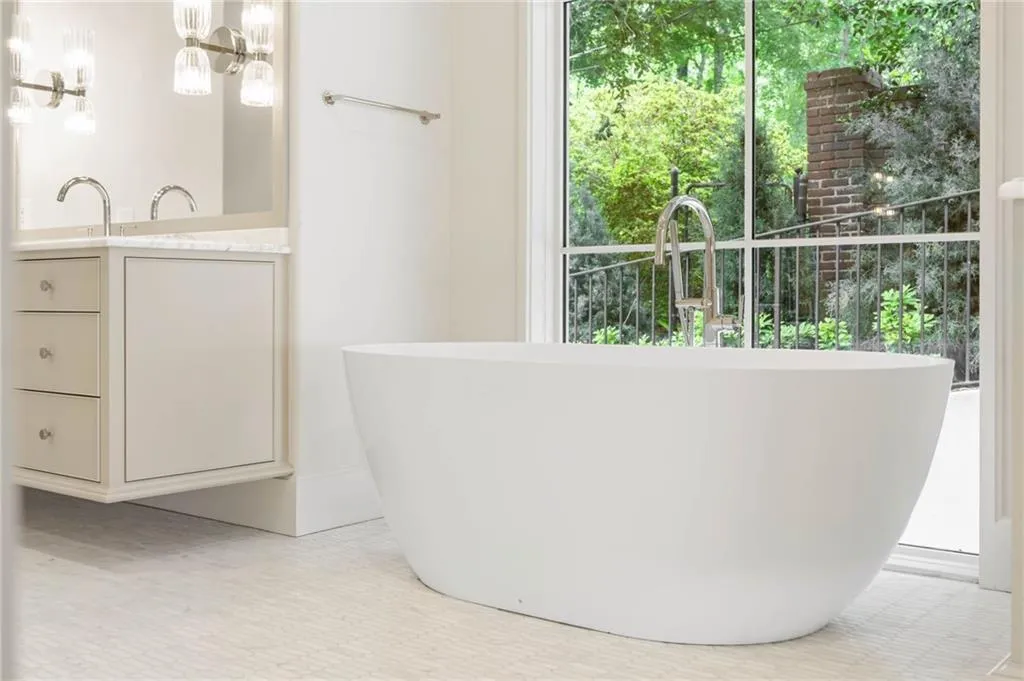 2515 Habersham Road, Atlanta, Georgia 30305, 6 Bedrooms Bedrooms, ,6 BathroomsBathrooms,Residential,For Sale,2515 Habersham Road,7622547