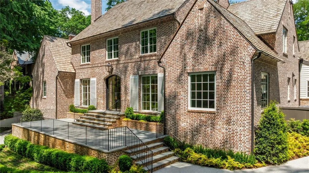 2515 Habersham Road, Atlanta, Georgia 30305, 6 Bedrooms Bedrooms, ,6 BathroomsBathrooms,Residential,For Sale,2515 Habersham Road,7622547