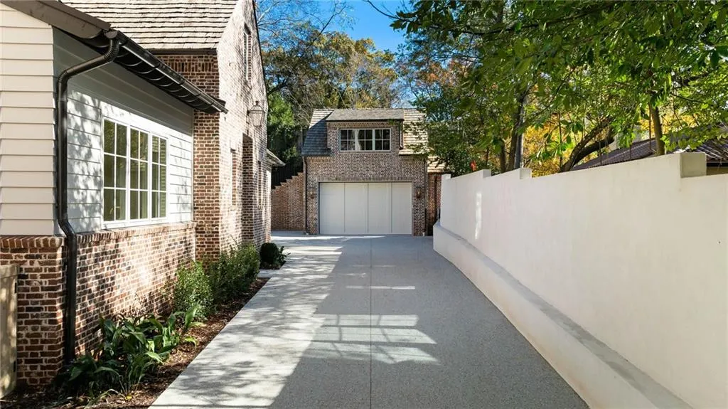 2515 Habersham Road, Atlanta, Georgia 30305, 6 Bedrooms Bedrooms, ,6 BathroomsBathrooms,Residential,For Sale,2515 Habersham Road,7622547