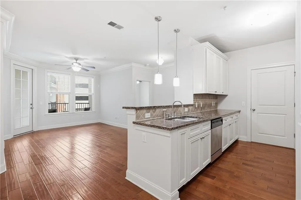 901 Abernathy Road Ne Unit 3080, Atlanta, Georgia 30328, 2 Bedrooms Bedrooms, ,2 BathroomsBathrooms,Residential,For Sale,901 Abernathy Road Ne Unit 3080,7736472