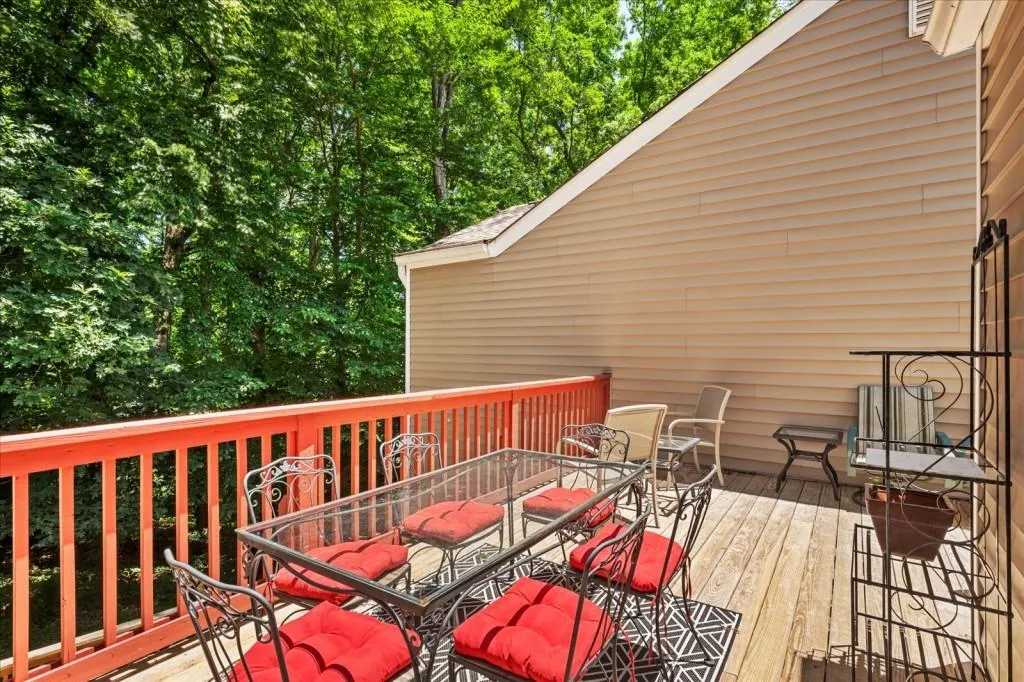 33 Dunwoody Springs Drive Unit 33, Atlanta, Georgia 30338, 2 Bedrooms Bedrooms, ,2 BathroomsBathrooms,Residential,Sold,33 Dunwoody Springs Drive Unit 33,7400369