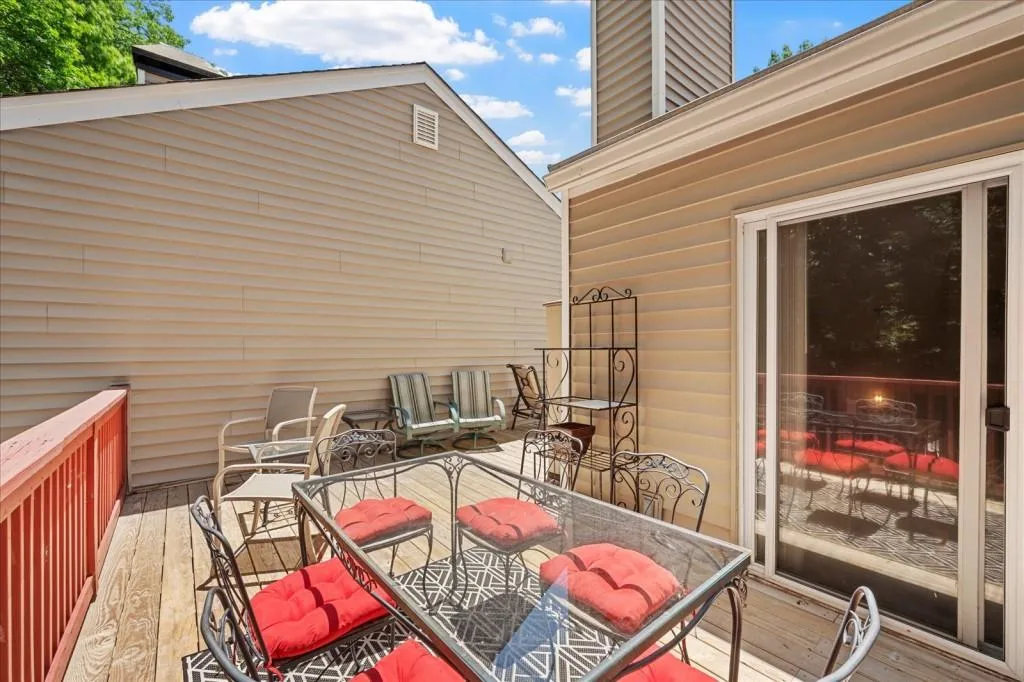 33 Dunwoody Springs Drive Unit 33, Atlanta, Georgia 30338, 2 Bedrooms Bedrooms, ,2 BathroomsBathrooms,Residential,Sold,33 Dunwoody Springs Drive Unit 33,7400369