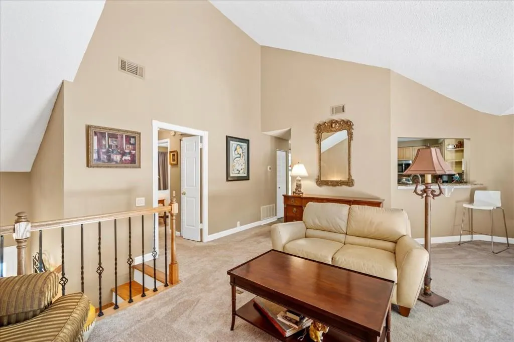 33 Dunwoody Springs Drive Unit 33, Atlanta, Georgia 30338, 2 Bedrooms Bedrooms, ,2 BathroomsBathrooms,Residential,Sold,33 Dunwoody Springs Drive Unit 33,7400369