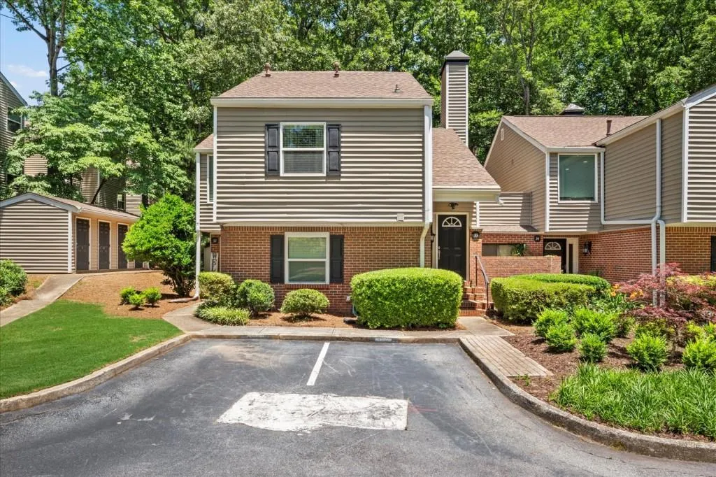 33 Dunwoody Springs Drive Unit 33, Atlanta, Georgia 30338, 2 Bedrooms Bedrooms, ,2 BathroomsBathrooms,Residential,Sold,33 Dunwoody Springs Drive Unit 33,7400369
