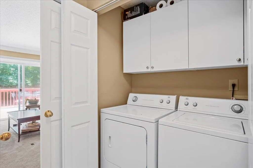 33 Dunwoody Springs Drive Unit 33, Atlanta, Georgia 30338, 2 Bedrooms Bedrooms, ,2 BathroomsBathrooms,Residential,Sold,33 Dunwoody Springs Drive Unit 33,7400369