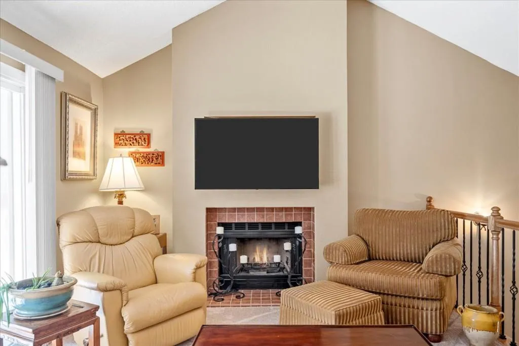 33 Dunwoody Springs Drive Unit 33, Atlanta, Georgia 30338, 2 Bedrooms Bedrooms, ,2 BathroomsBathrooms,Residential,Sold,33 Dunwoody Springs Drive Unit 33,7400369