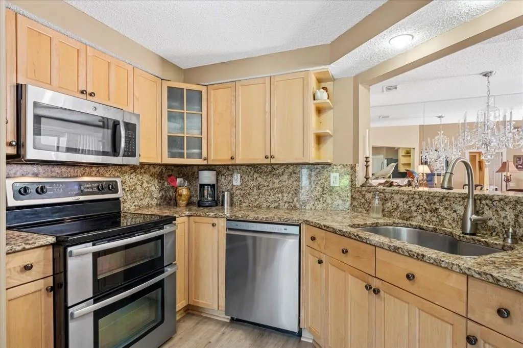 33 Dunwoody Springs Drive Unit 33, Atlanta, Georgia 30338, 2 Bedrooms Bedrooms, ,2 BathroomsBathrooms,Residential,Sold,33 Dunwoody Springs Drive Unit 33,7400369