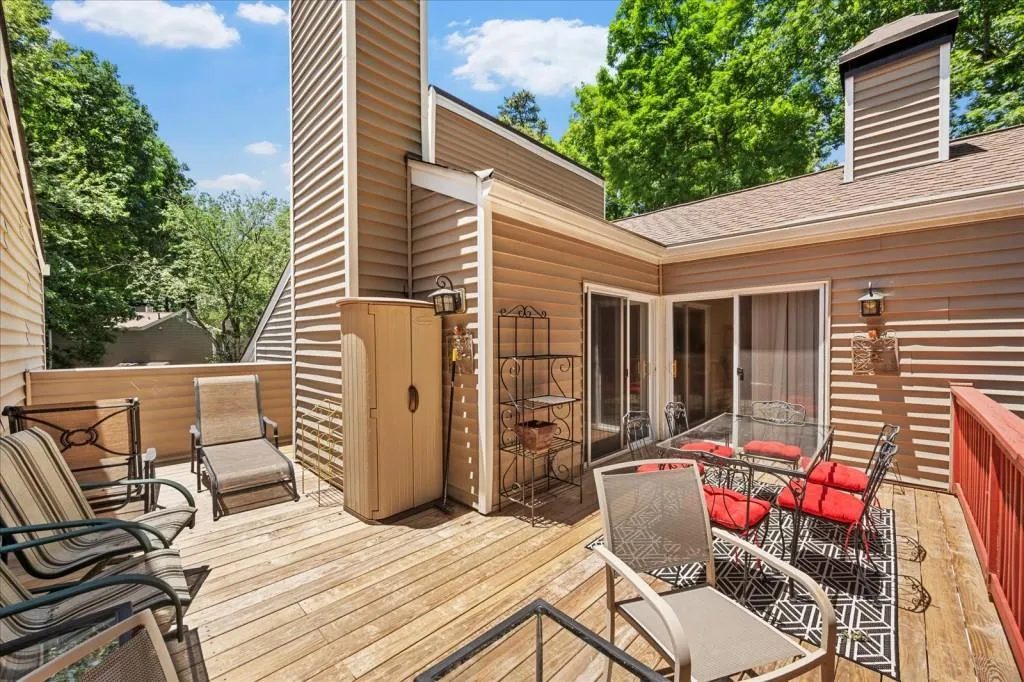 33 Dunwoody Springs Drive Unit 33, Atlanta, Georgia 30338, 2 Bedrooms Bedrooms, ,2 BathroomsBathrooms,Residential,Sold,33 Dunwoody Springs Drive Unit 33,7400369