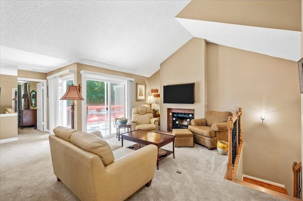 33 Dunwoody Springs Drive Unit 33, Atlanta, Georgia 30338, 2 Bedrooms Bedrooms, ,2 BathroomsBathrooms,Residential,Sold,33 Dunwoody Springs Drive Unit 33,7400369